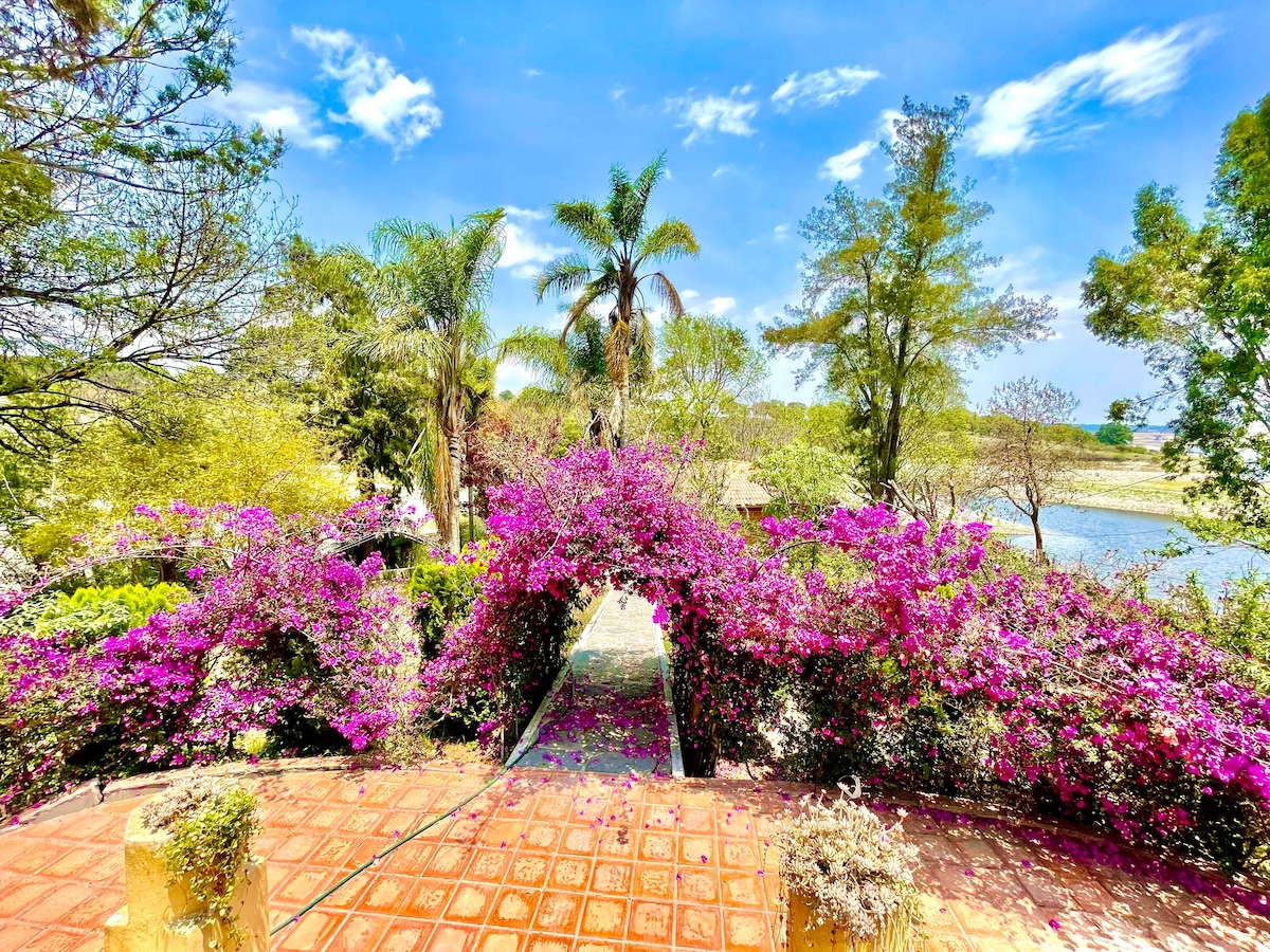 Rancho Medina Africam View Lake Valsequillo