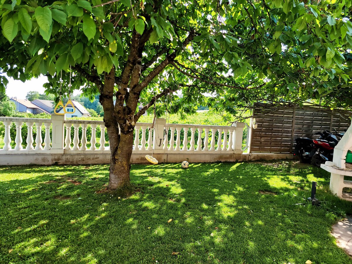 Chambre dans villa avec piscine