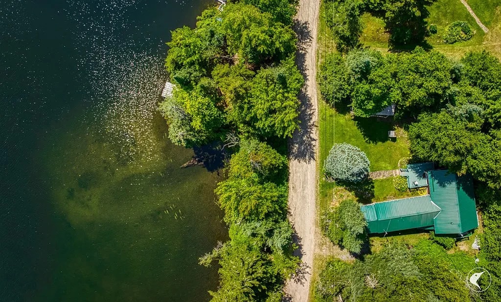 Gorgeous Getaway With Nature and Private Pond