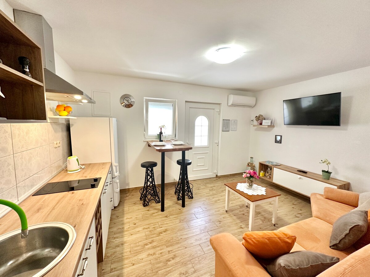 Apartman for 2 person, king bed