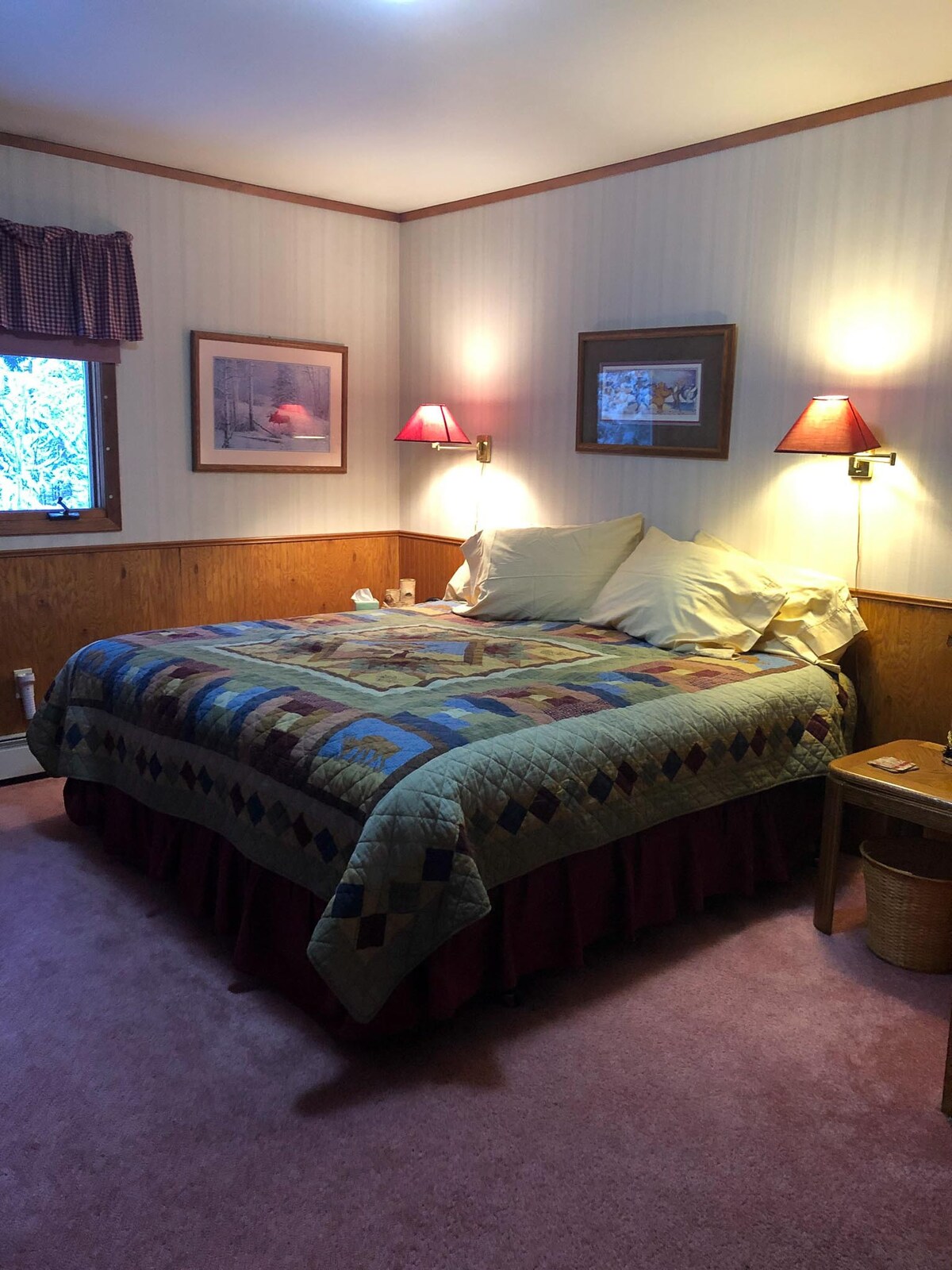 Ocean Bluff Alaska Moose Room