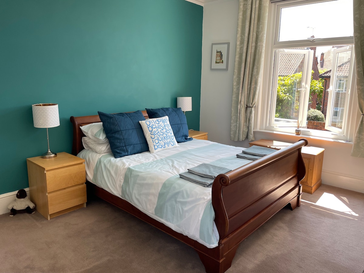 Southsea large room with private bathroom