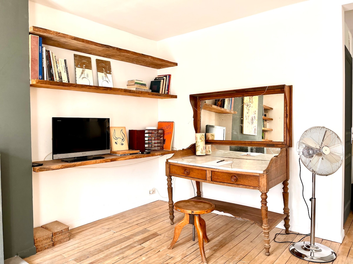 Charmingly designed duplex in Montparnasse