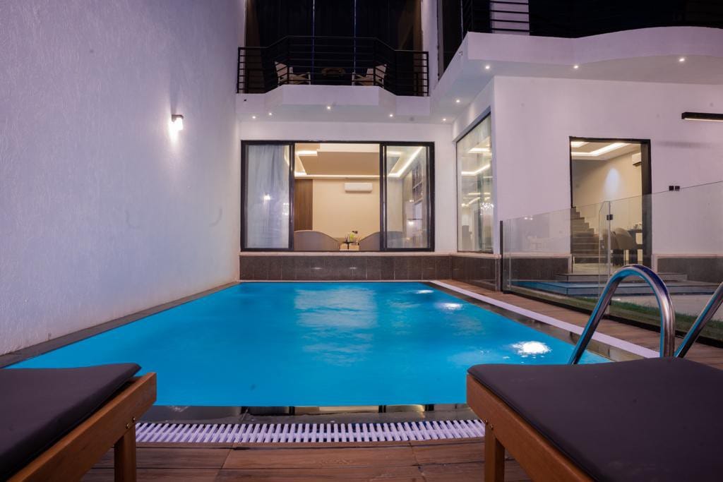 带私人泳池的豪华两层公寓(1)