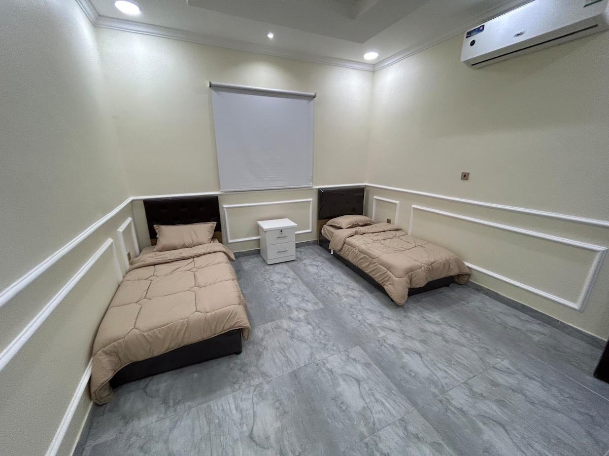 公寓设有休息室、2间卧室和智能入口