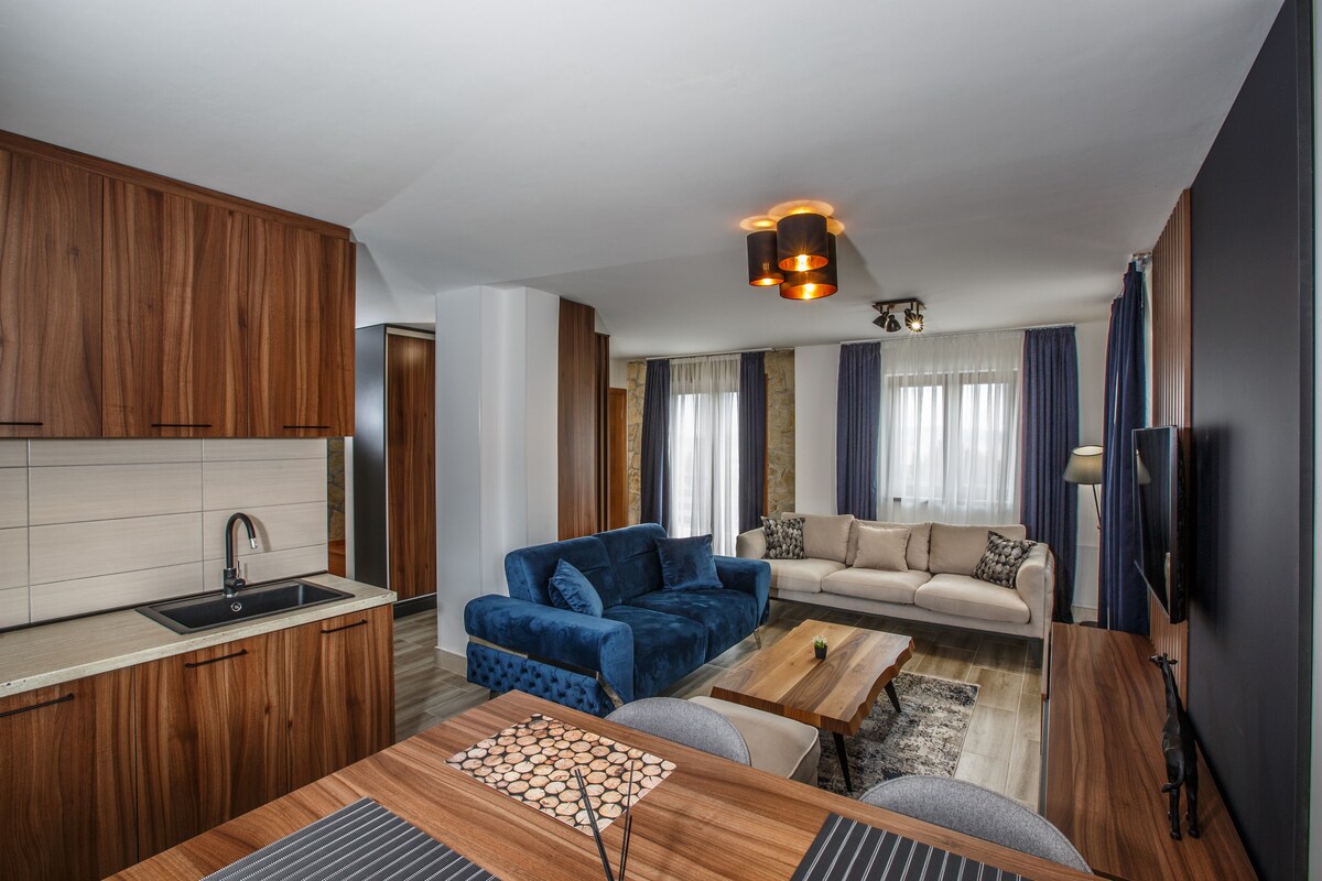 Montagna Resort-Stylish mountain two-bedroom house