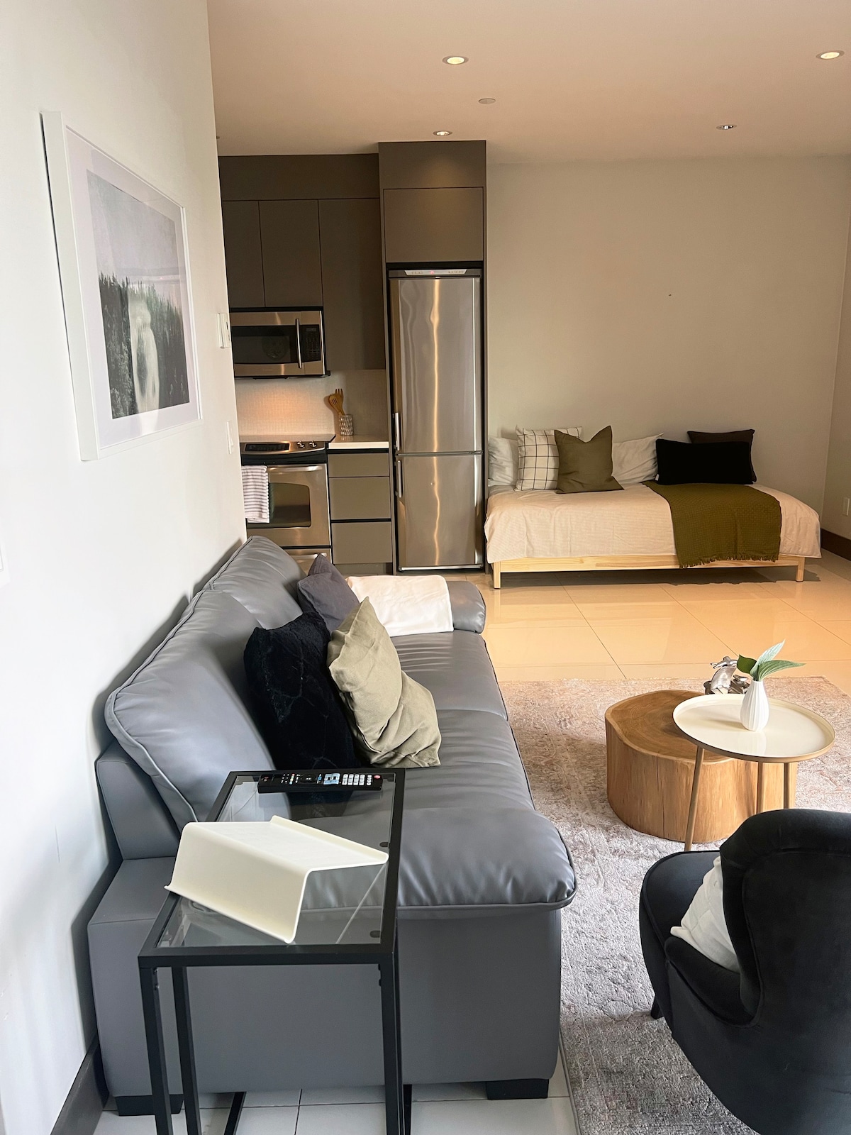 Luxury Modern Guest Suite with City & Ocean Views