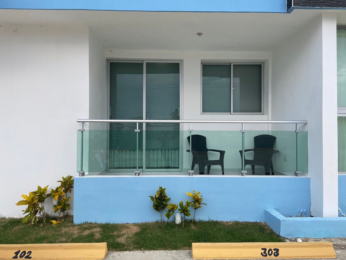 Lujoso apartamento en boca Chica b102