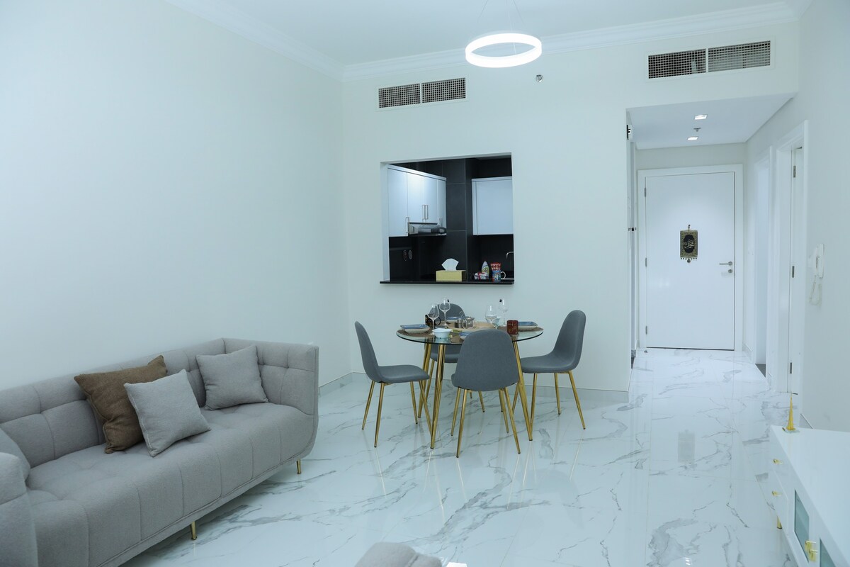 Elegant 1 BR Apartment | ARAS
