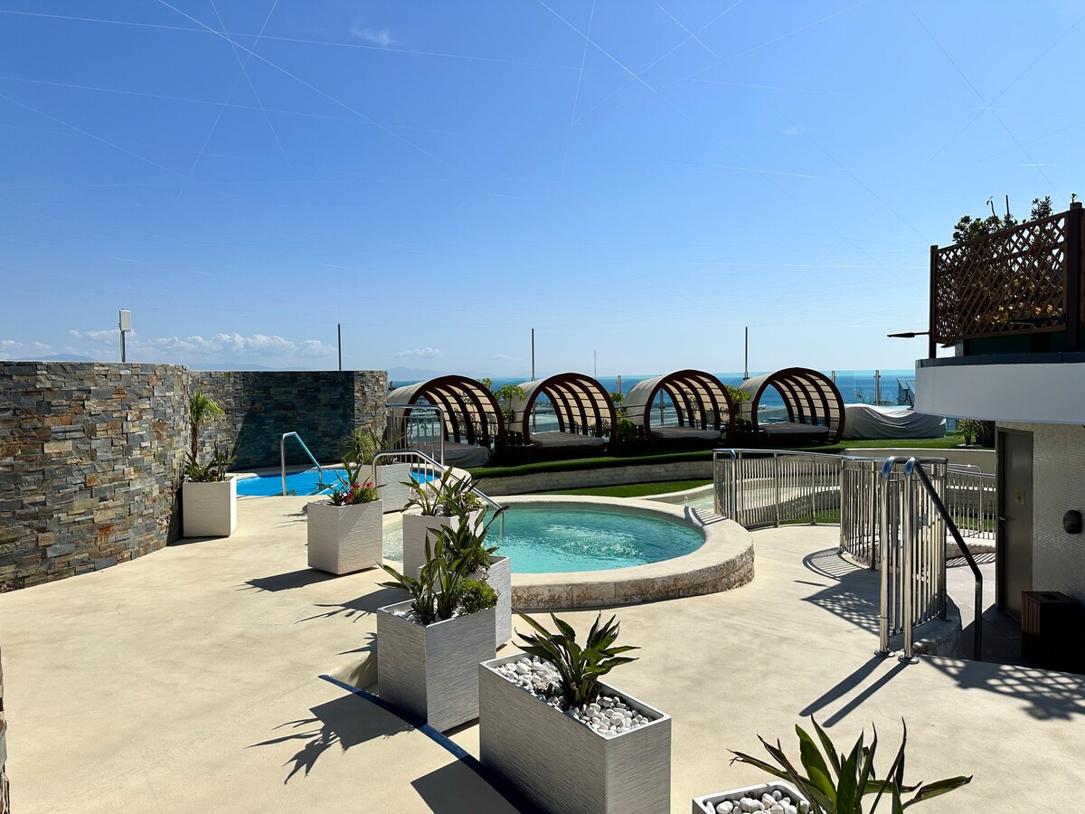 Ocean Spa Plaza Luxury Apartment