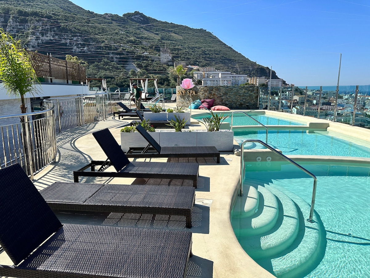 Ocean Spa Plaza Luxury Apartment
