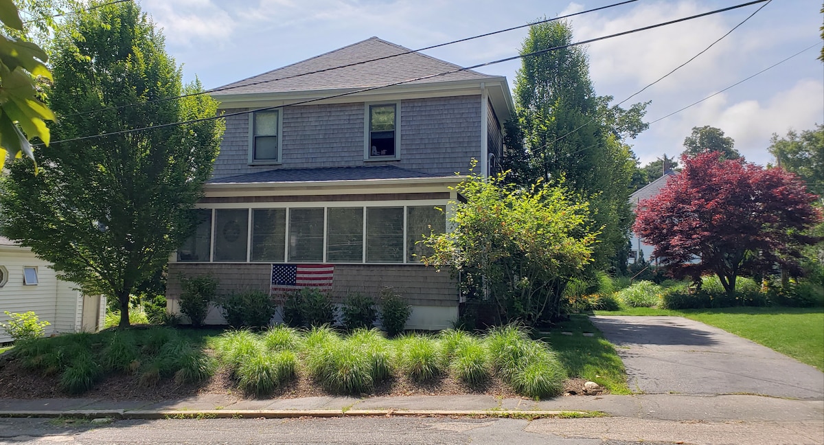 Hidden Gem Downtown Plymouth Quiet Street 7 homes