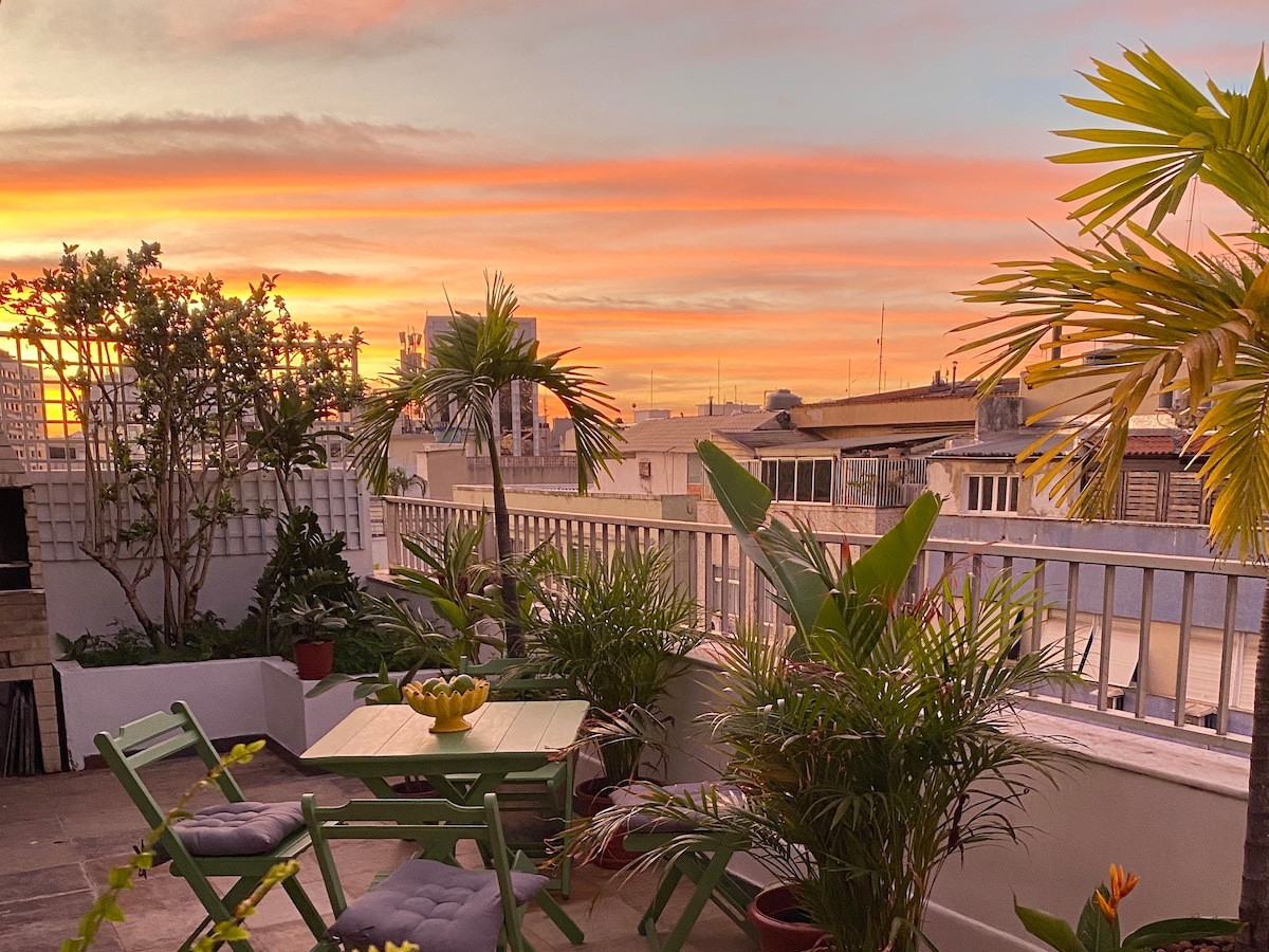 Beach rooftop with breakfast