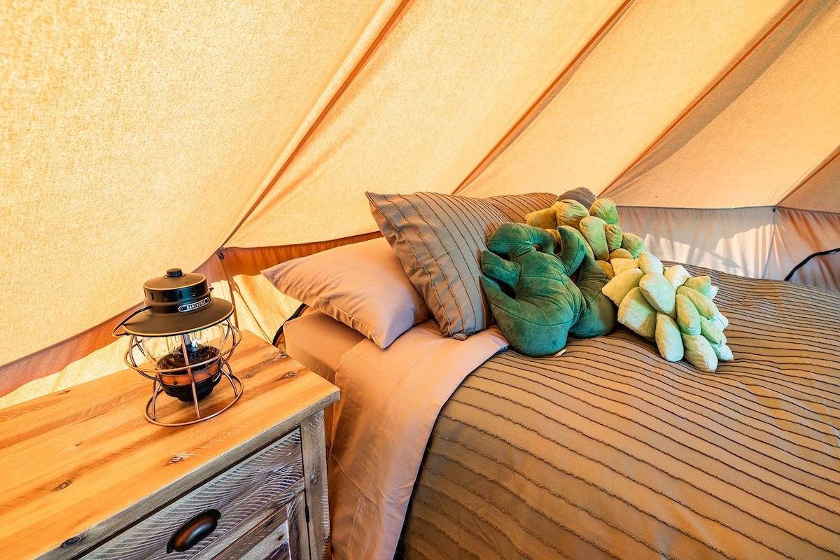 Glamping Tent #2- private bathroom/ running water