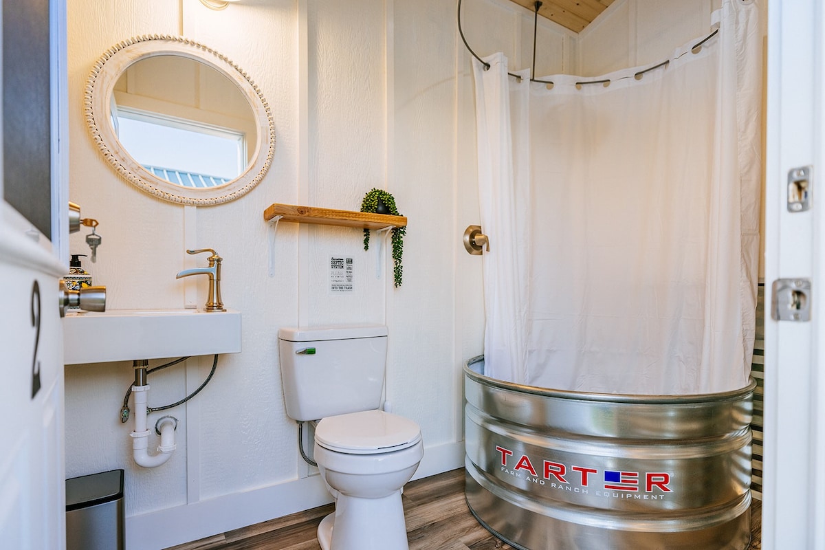 Glamping Tent #3- private bathroom/ running water