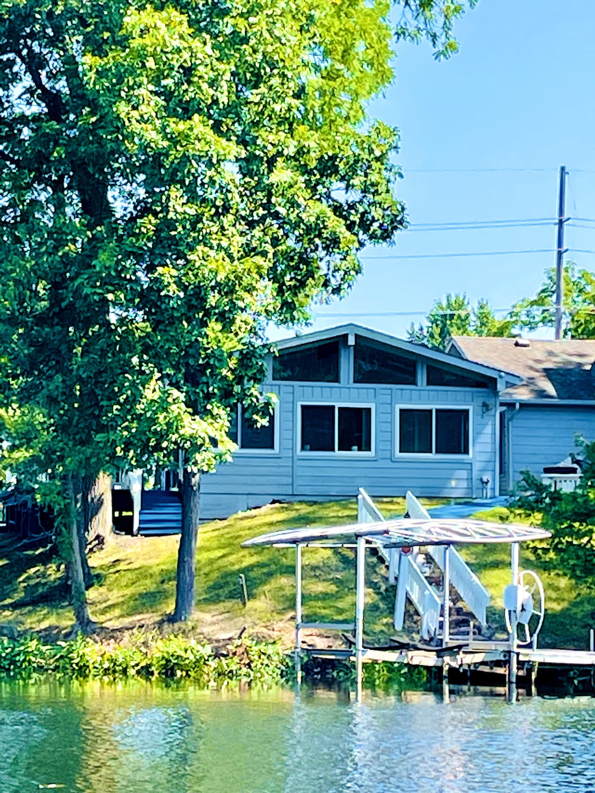 Lakefront cottage w/kayaks&pier: Jimmerson/James