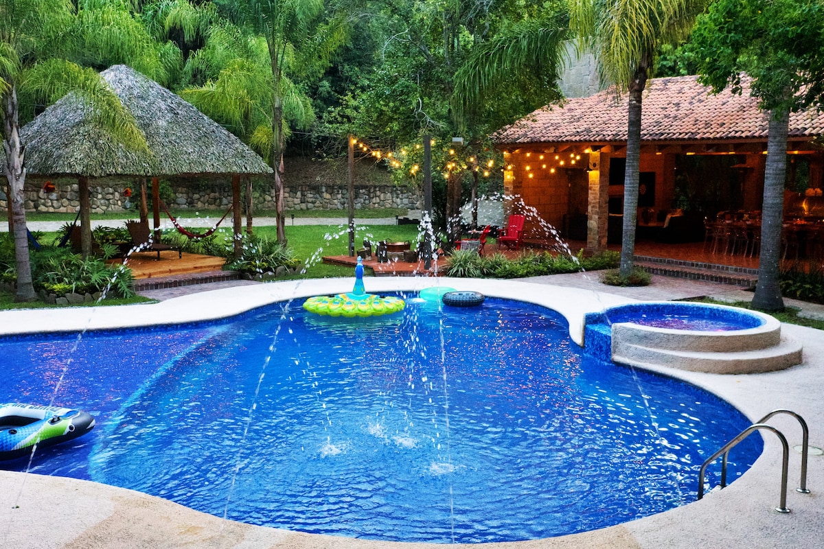Extraordinaria Villa. Acceso Privado al Rio Ramos