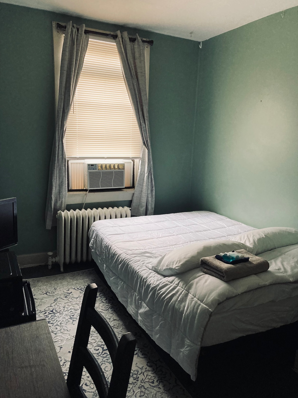 Private Room Near Carnegie Mellon University-Queen