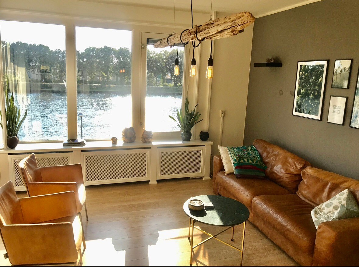 Spacious 2-bedroom appartment at Canal +free P