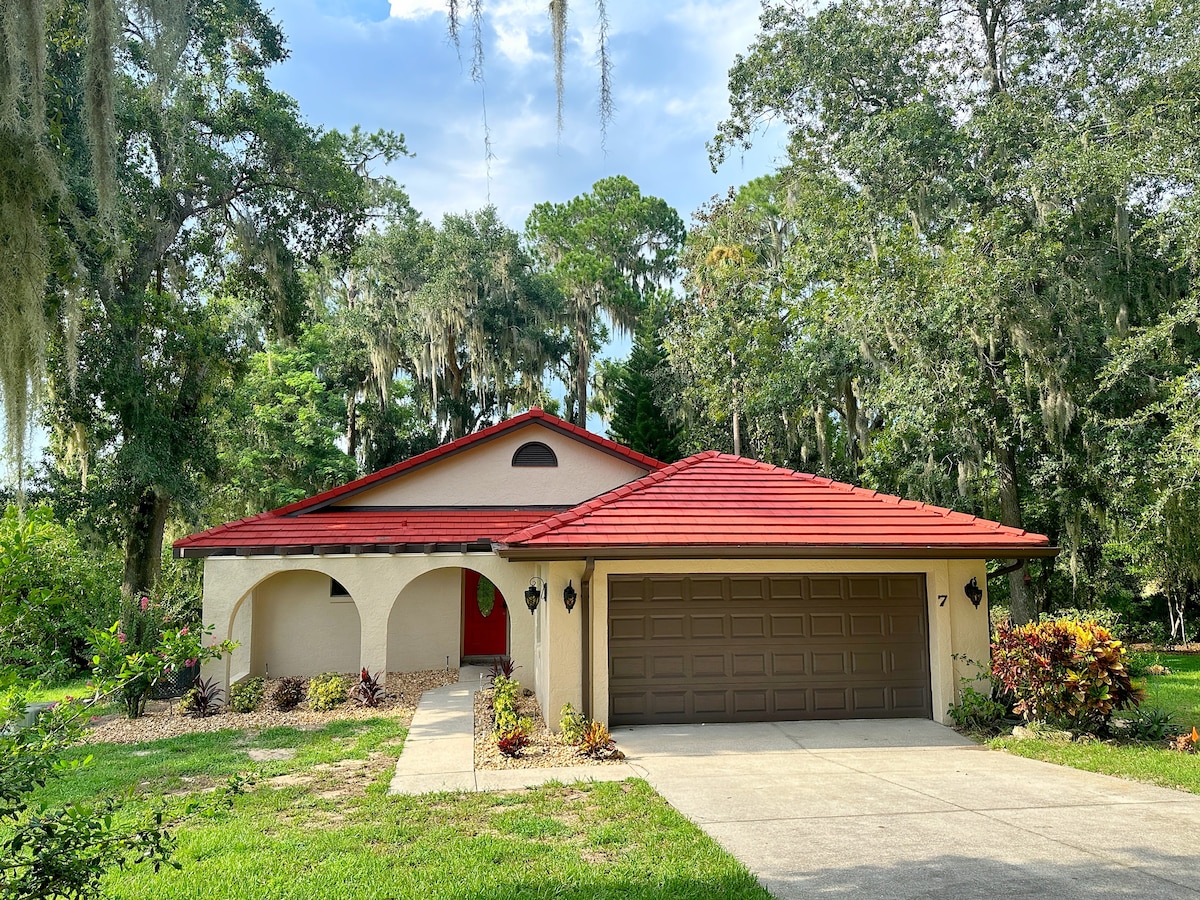 Luxury Villa by Downtown Mt Dora