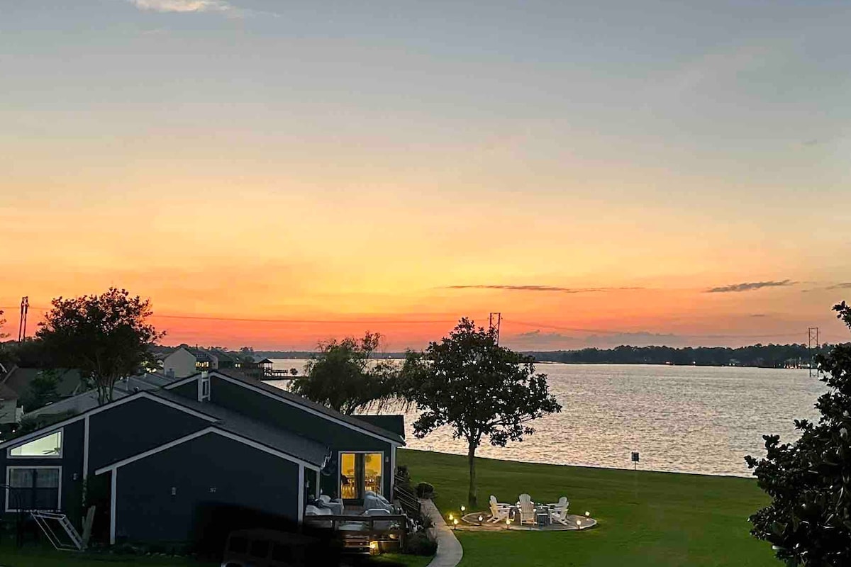 Lake Conroe Dream Home. 3 BR.  Amazing Views!