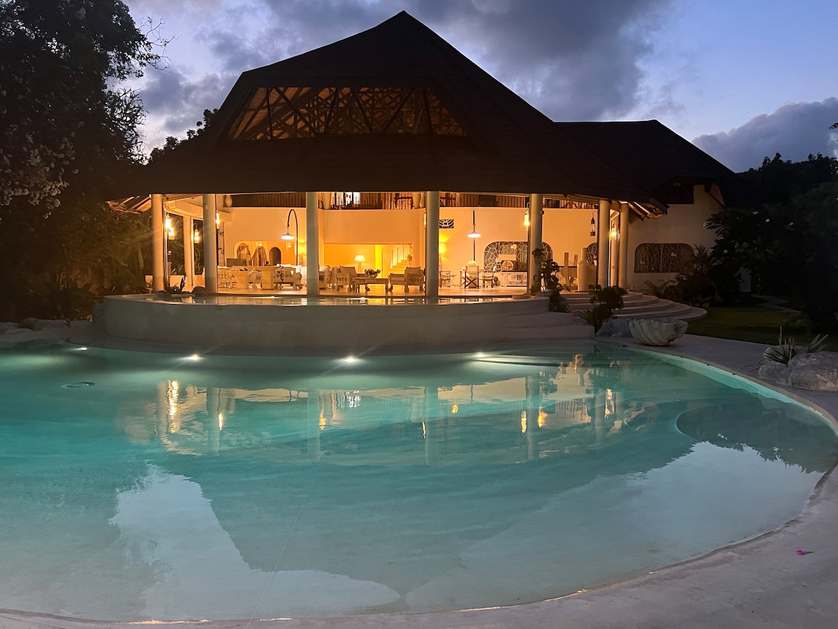 DIANI BEACH VILLA Esclusiva sul Mare