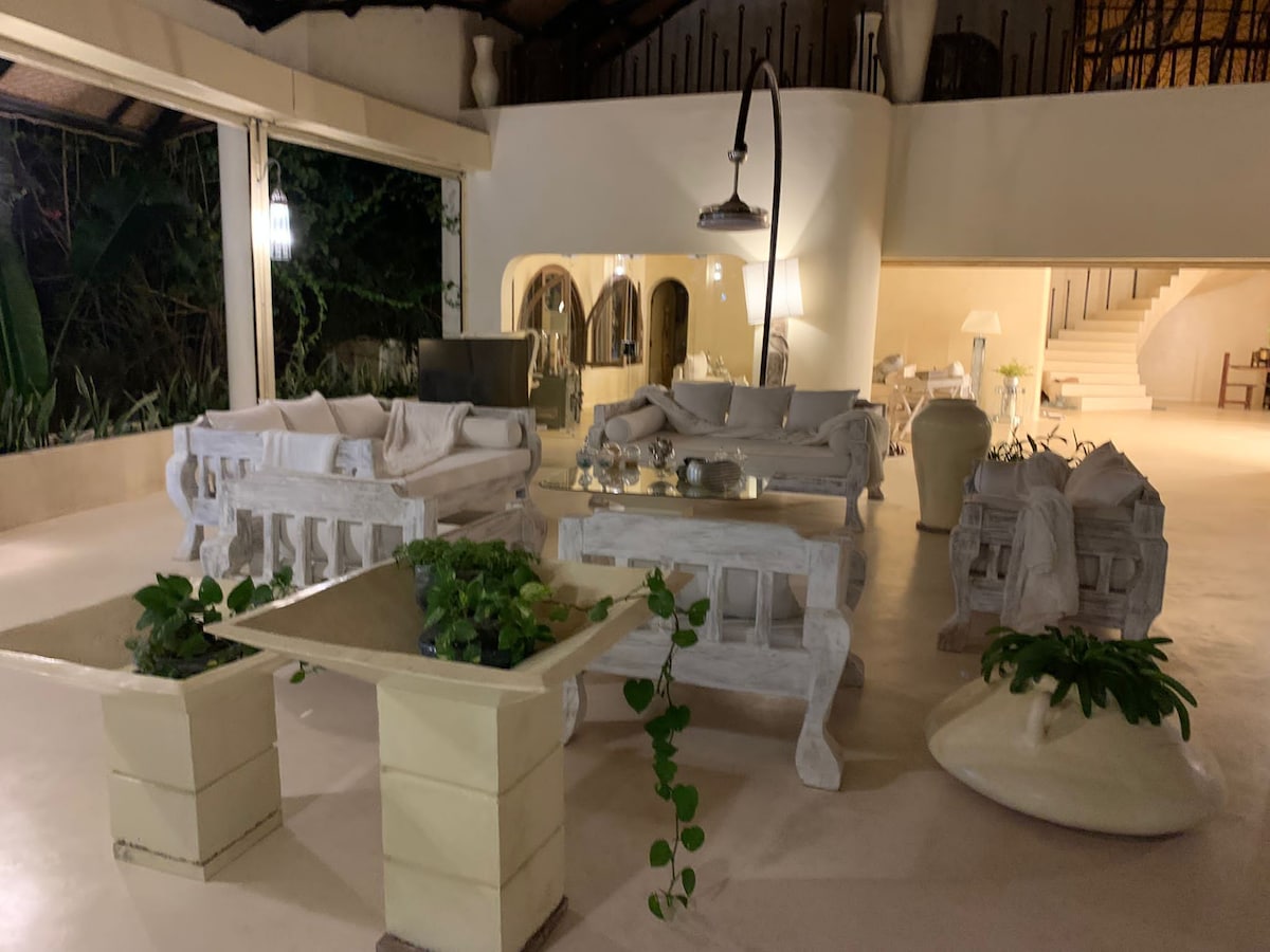 DIANI BEACH VILLA Esclusiva sul Mare