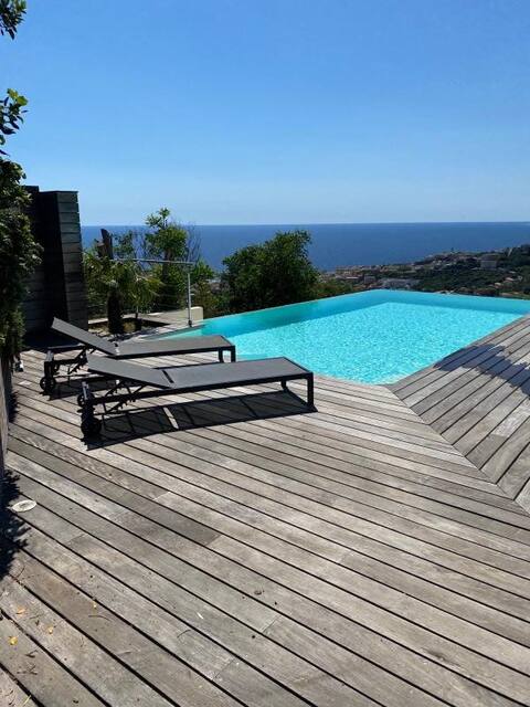 Villa Hauts de Bastia-vue mer+ piscine débordement