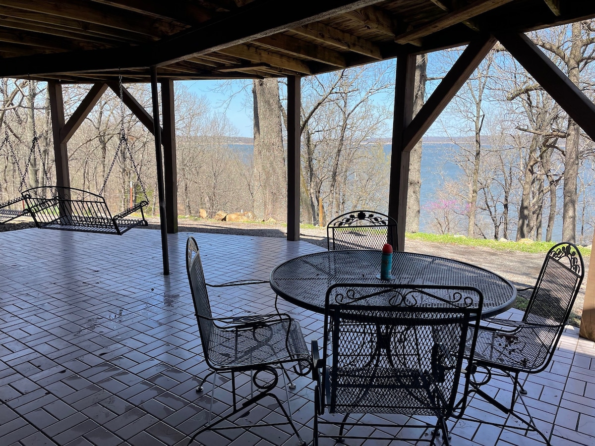 Majestic Log Cabin, Lake View