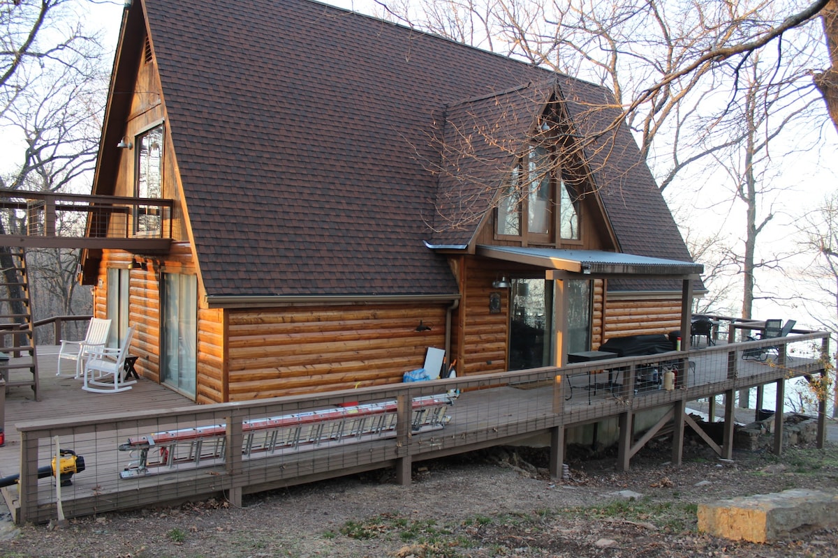 Majestic Log Cabin, Lake View