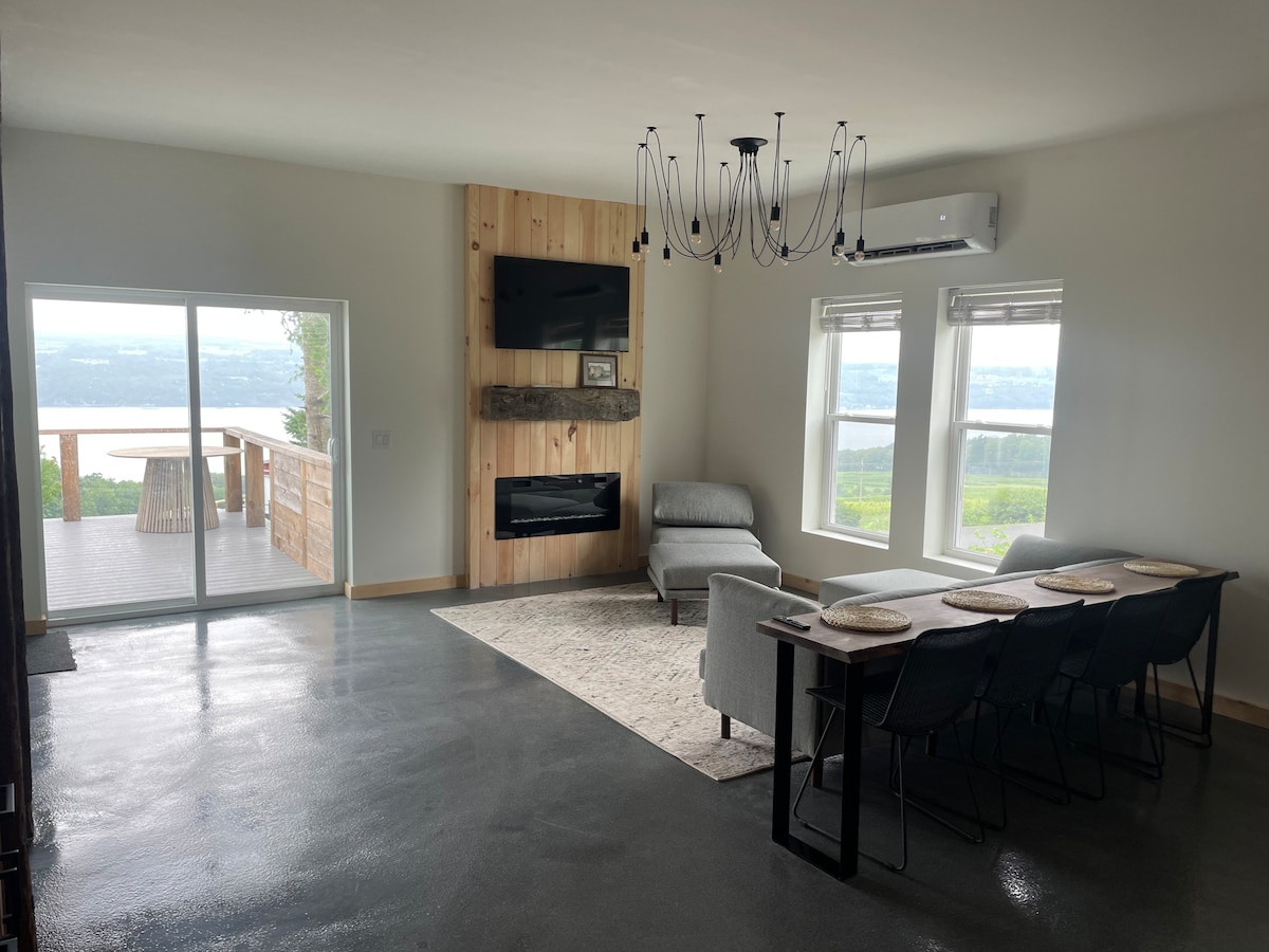 Brewery Bungalow w/ Hot Tub & Seneca Lake Views