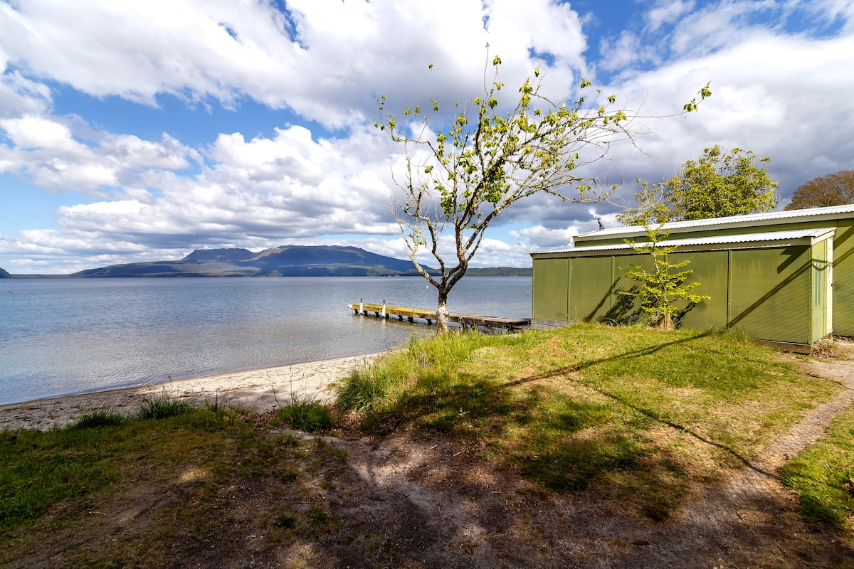 Lakefront Tarawera Bliss