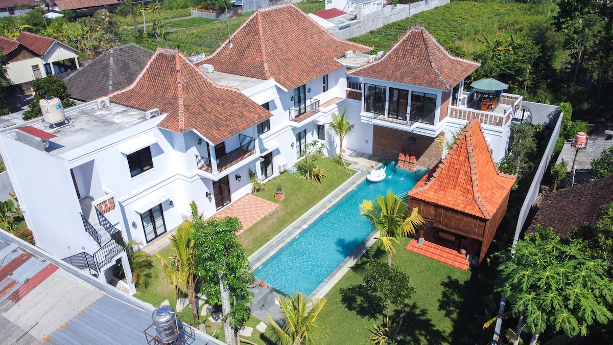 Luxury Villas 3 BR Merapi View