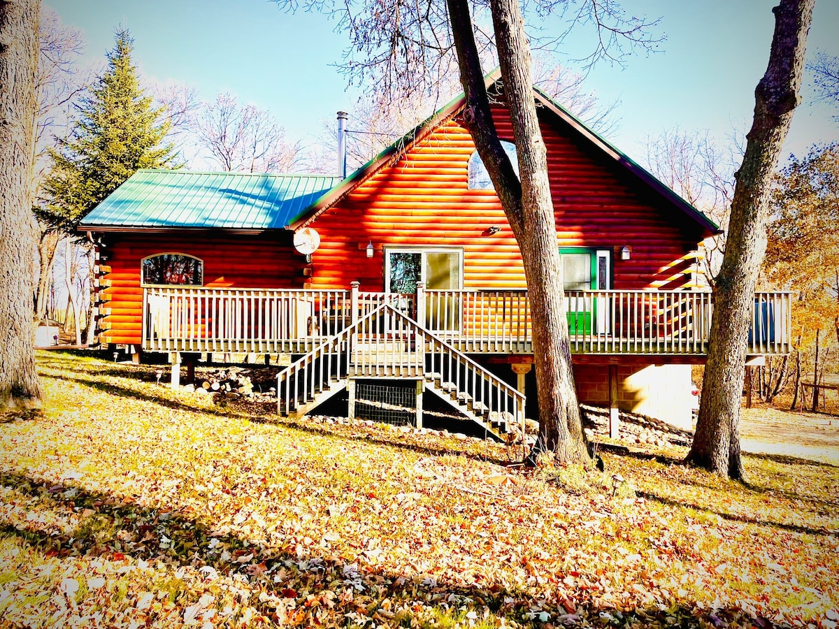 Beautiful cabin on 1.5 acres