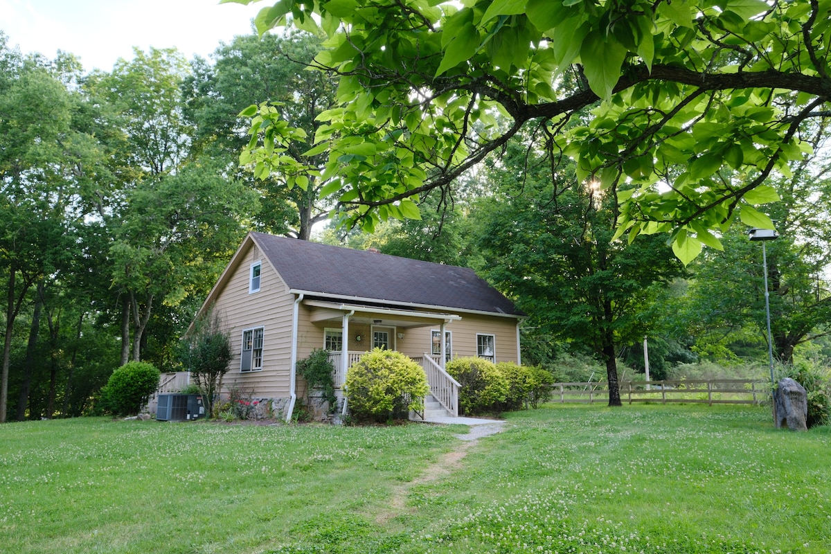 Bluebird Creek - Cottage near Arrington Vineyard