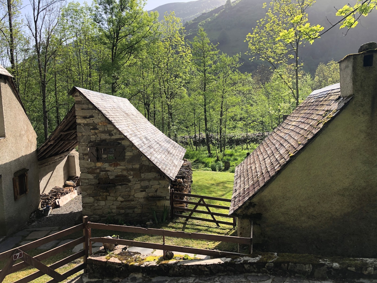 Authentiques cabanes de berger.