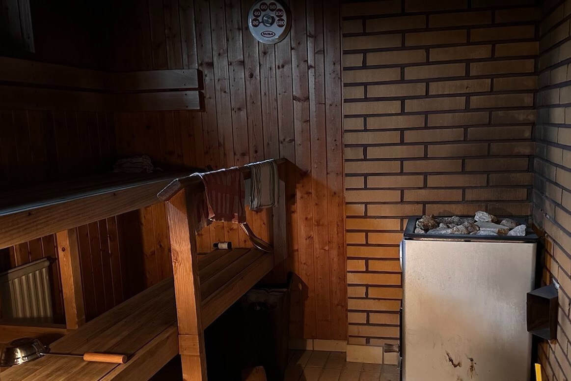 Guest room with a sleeping loft & Finnish sauna