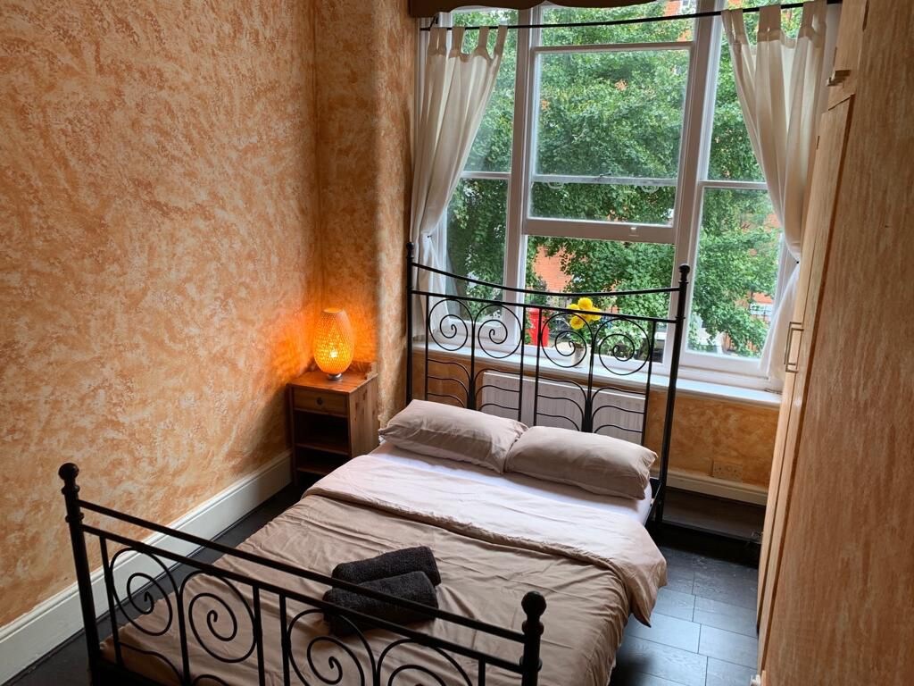 “Great Location” Private Double Room