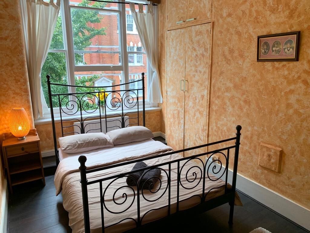 “Great Location” Private Double Room