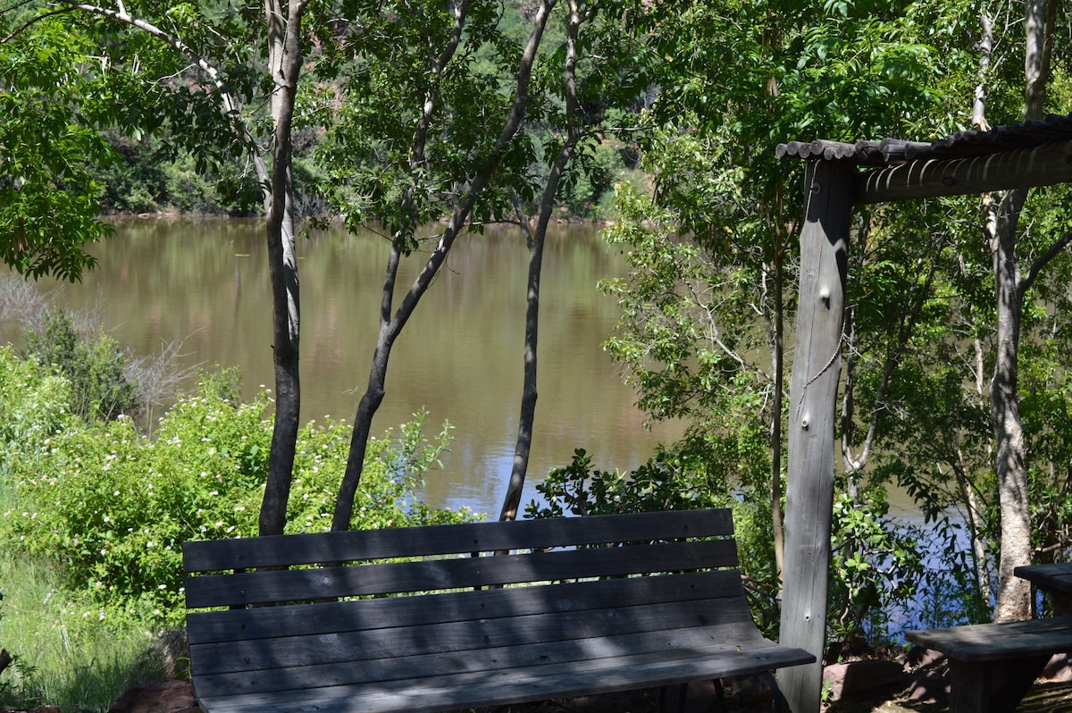 8-sleeper unit - King Fisher at Lethabo Lodge