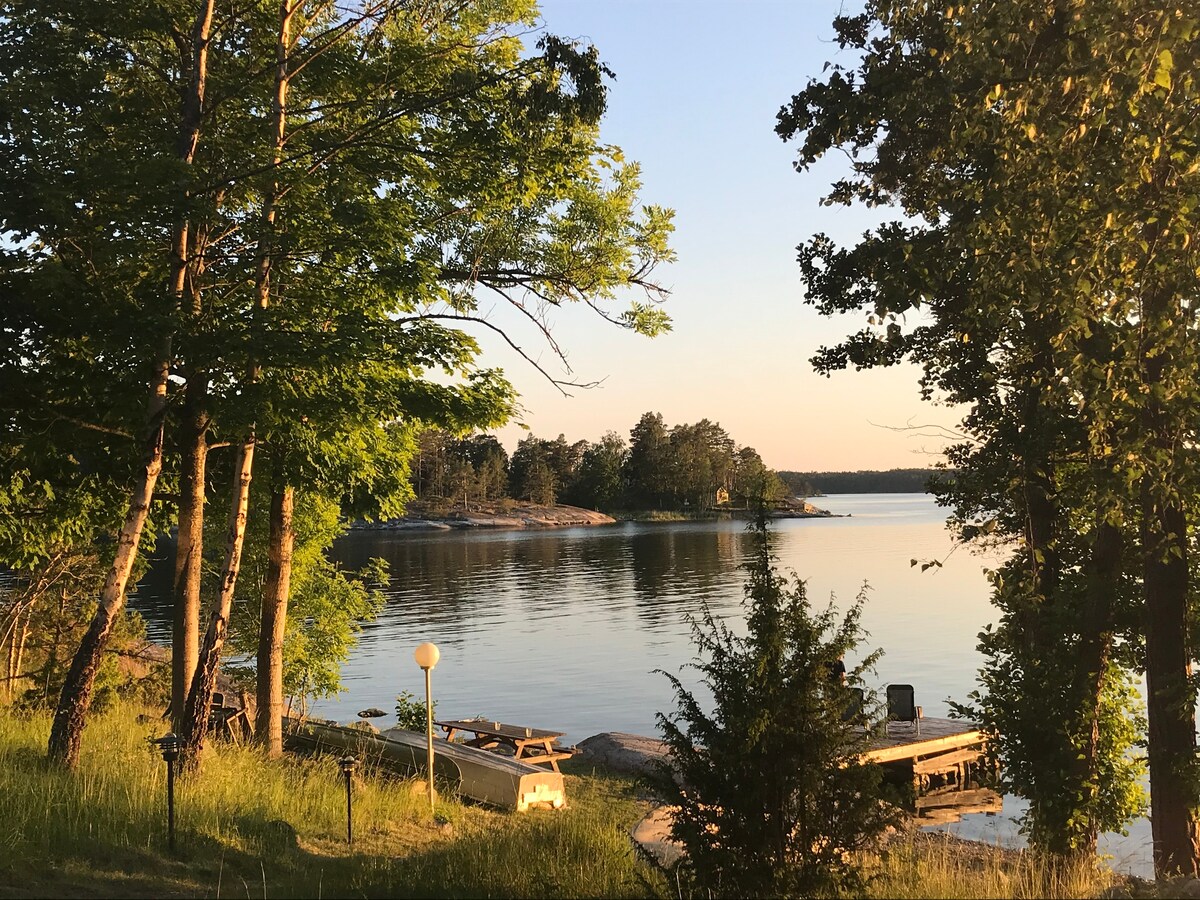 Idyll med sjötomt i Stockholm skärgård på Svartsö