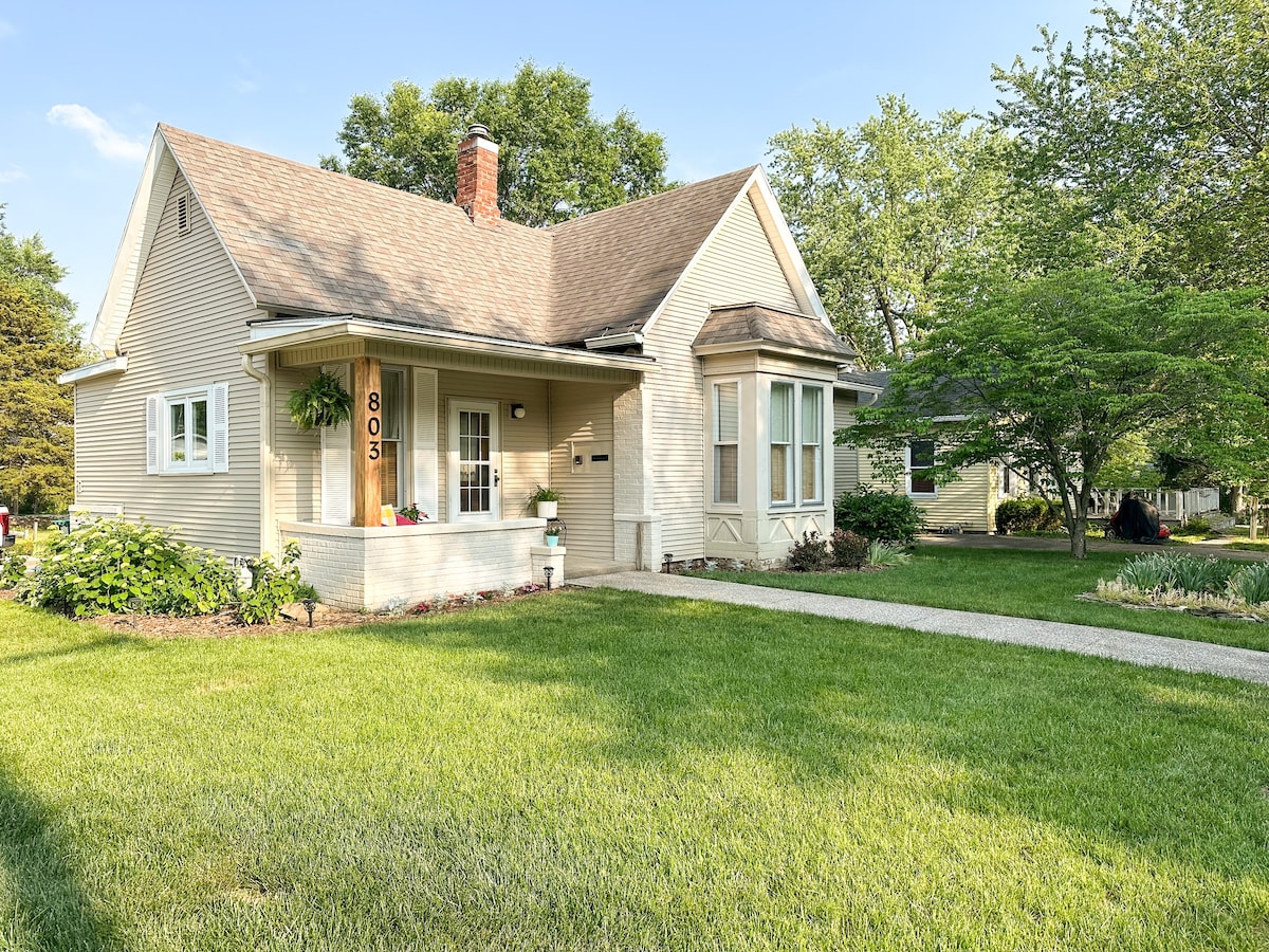 The Corner Cottage of Macomb