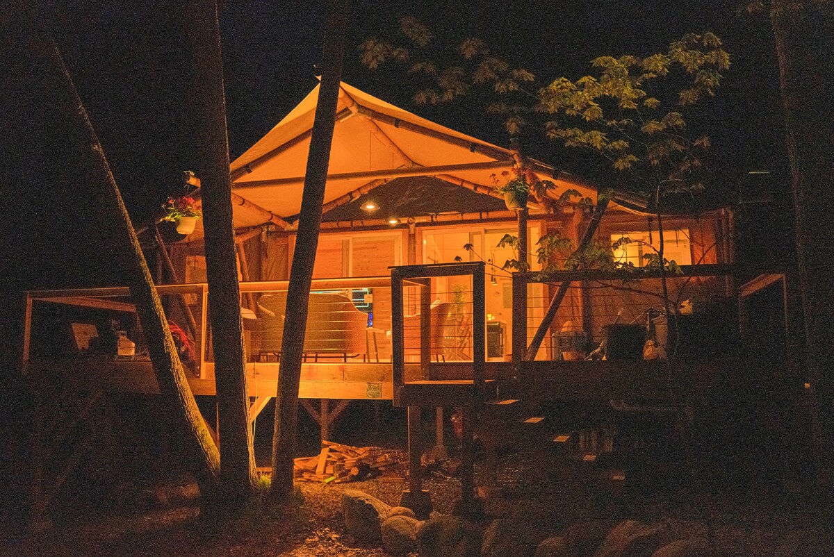 Rapids Luxury Canvas Lodge on Deer Lake