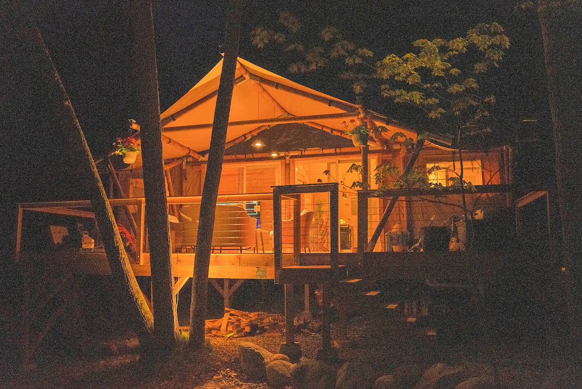 Rapids Luxury Canvas Lodge on Deer Lake