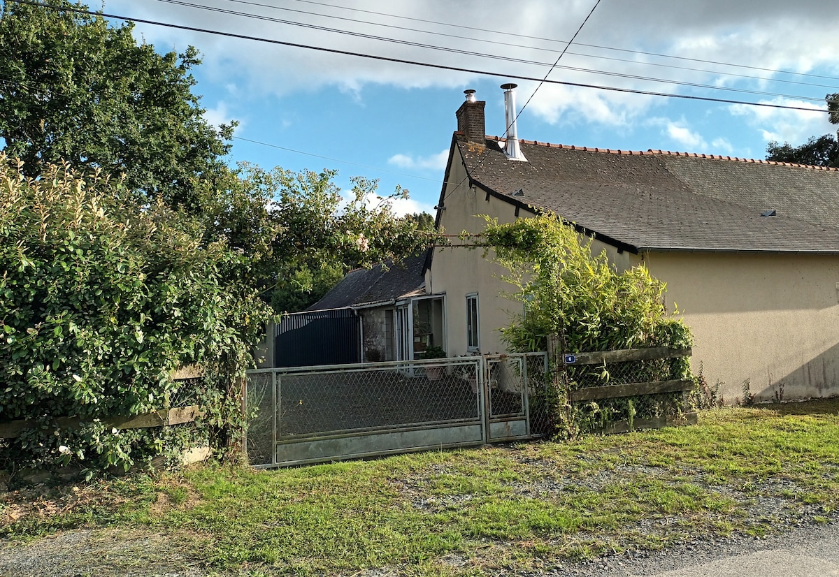 Maison à la campagne, de plain-pied, indépendant.