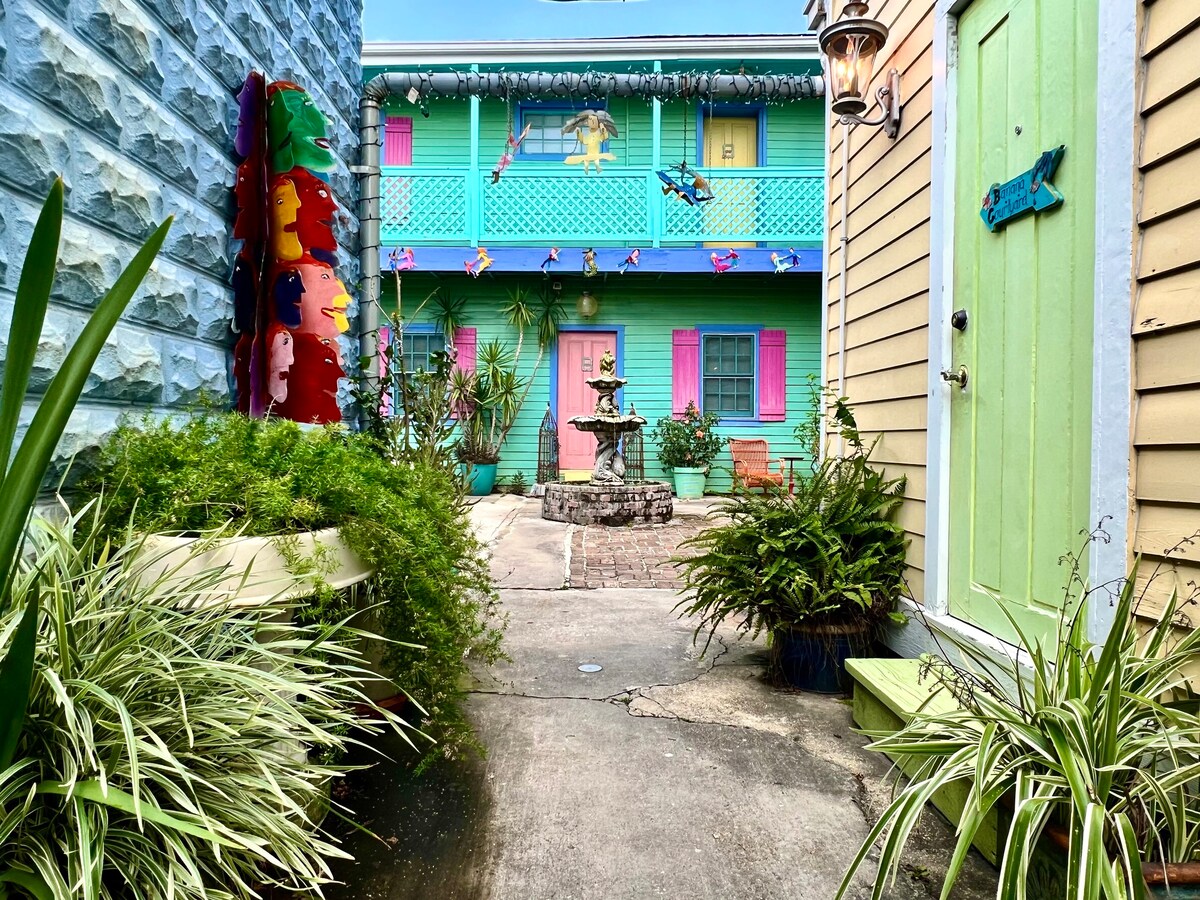 Creole Gardens Guesthouse & Inn