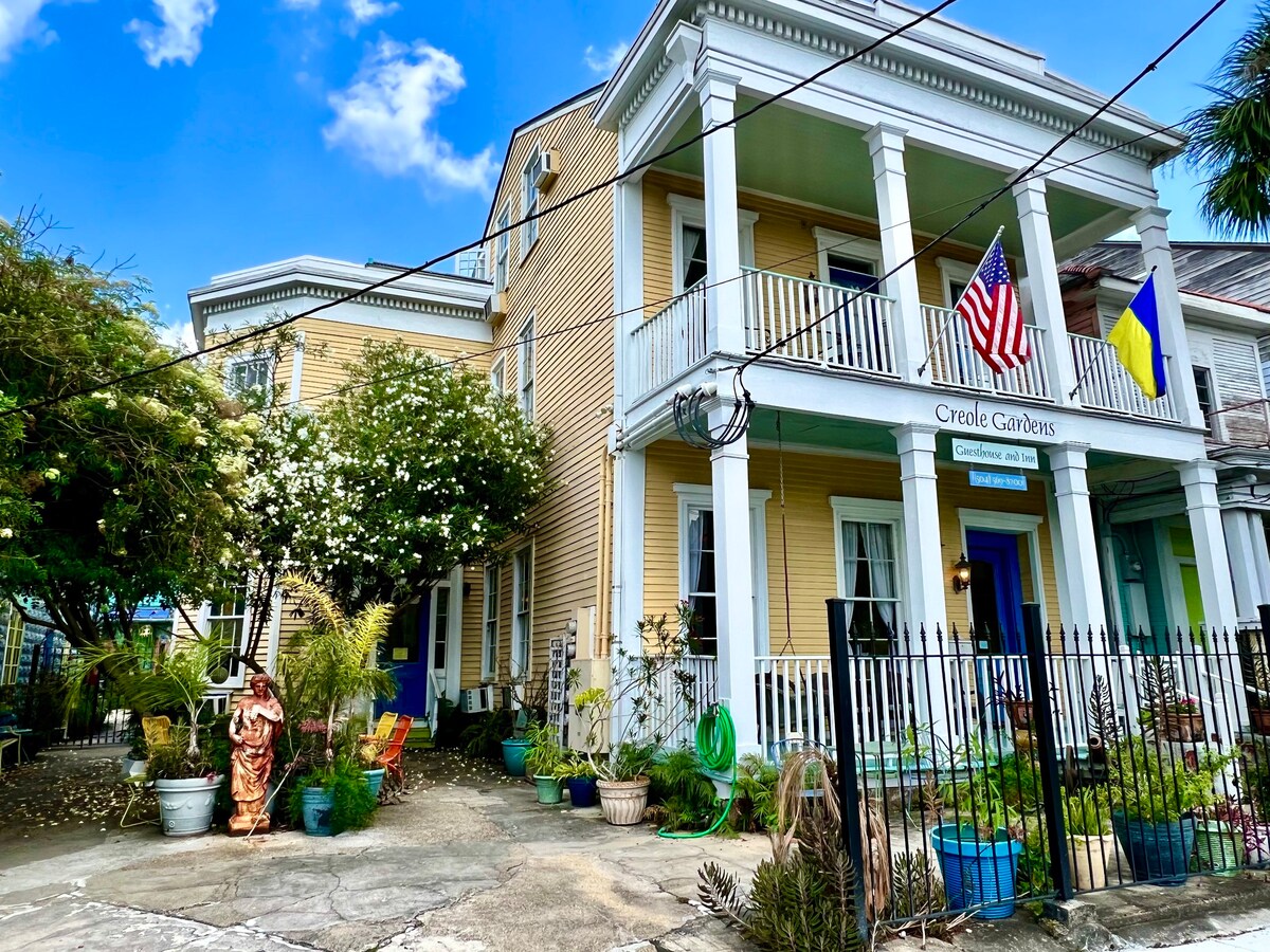 Creole Gardens Guesthouse & Inn