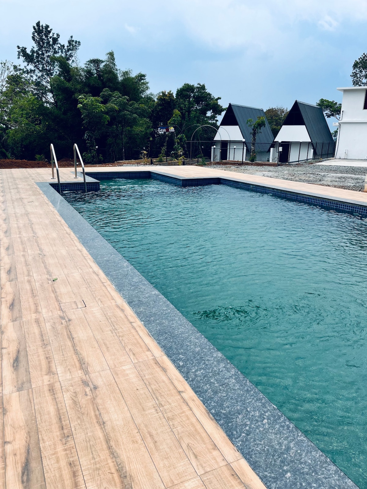 vantages seagull  pool villa