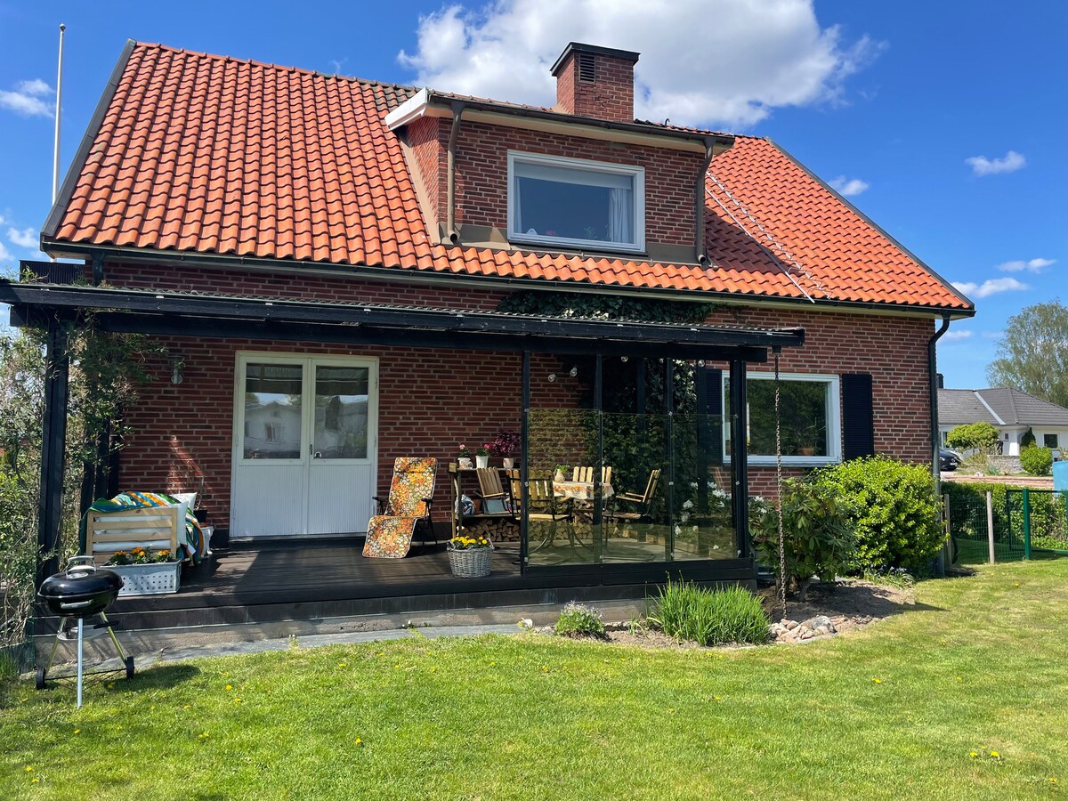 Cosy family home close to nature