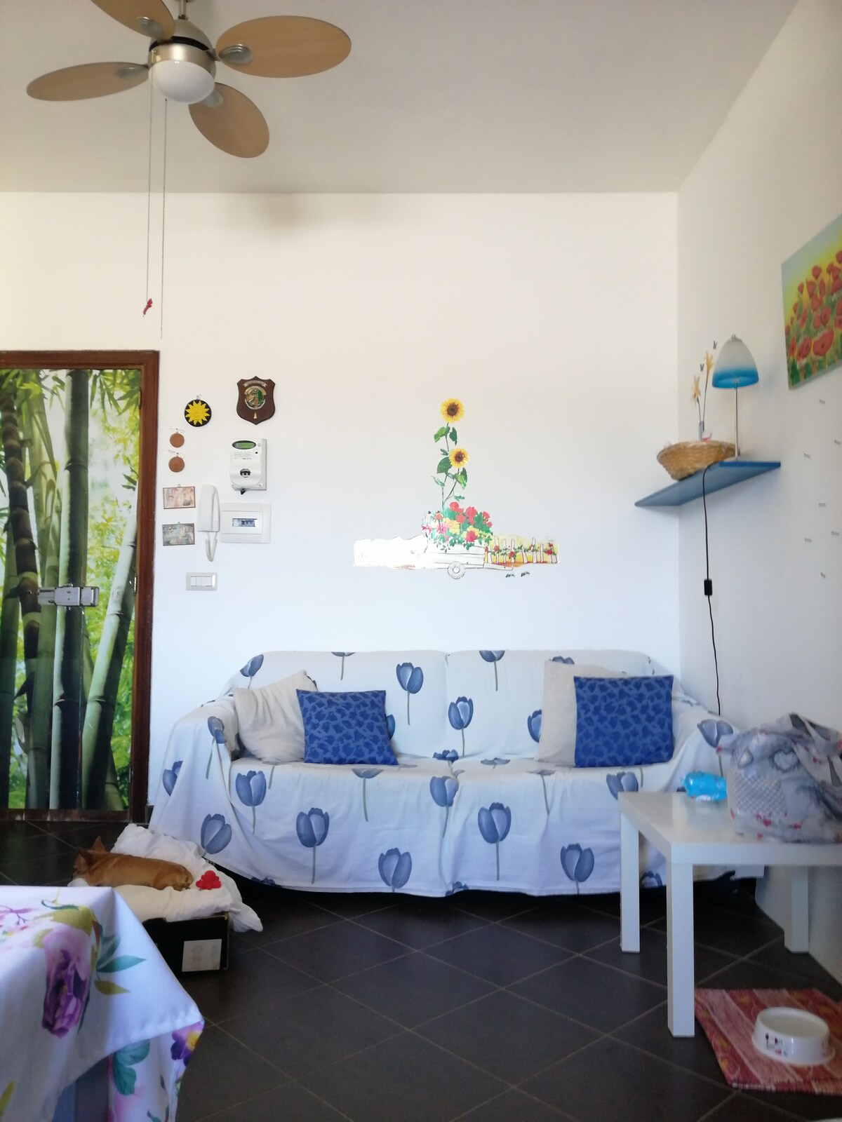 Comfortable families apartment with kids near sea